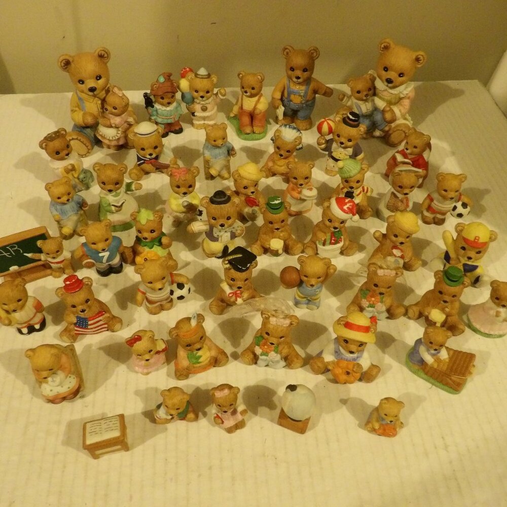 + Mixed Lot of 47 HOMCO Random Ceramic Bear Figurines Bear Collection Read